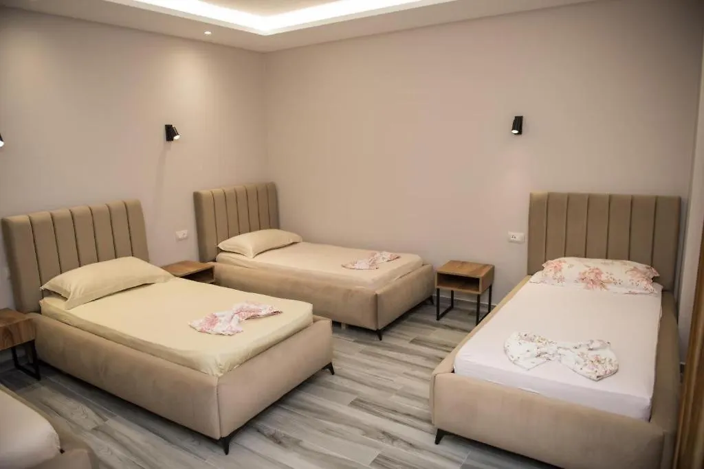 Hotel Donatelo New 2 Vlorë 4*,